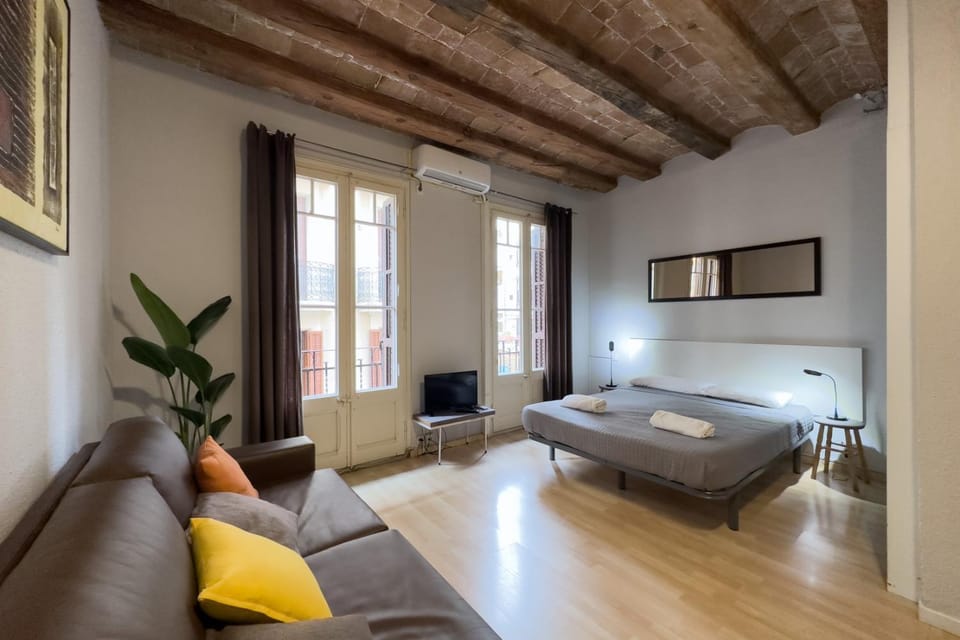 Bed, Living room, Seating area