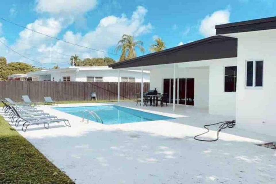 Property building, Swimming pool
