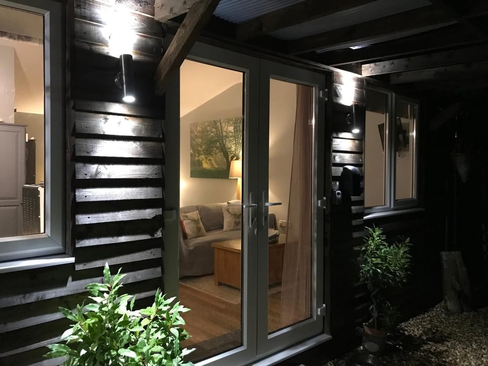 Hillview Lodge Apartment in Rowde