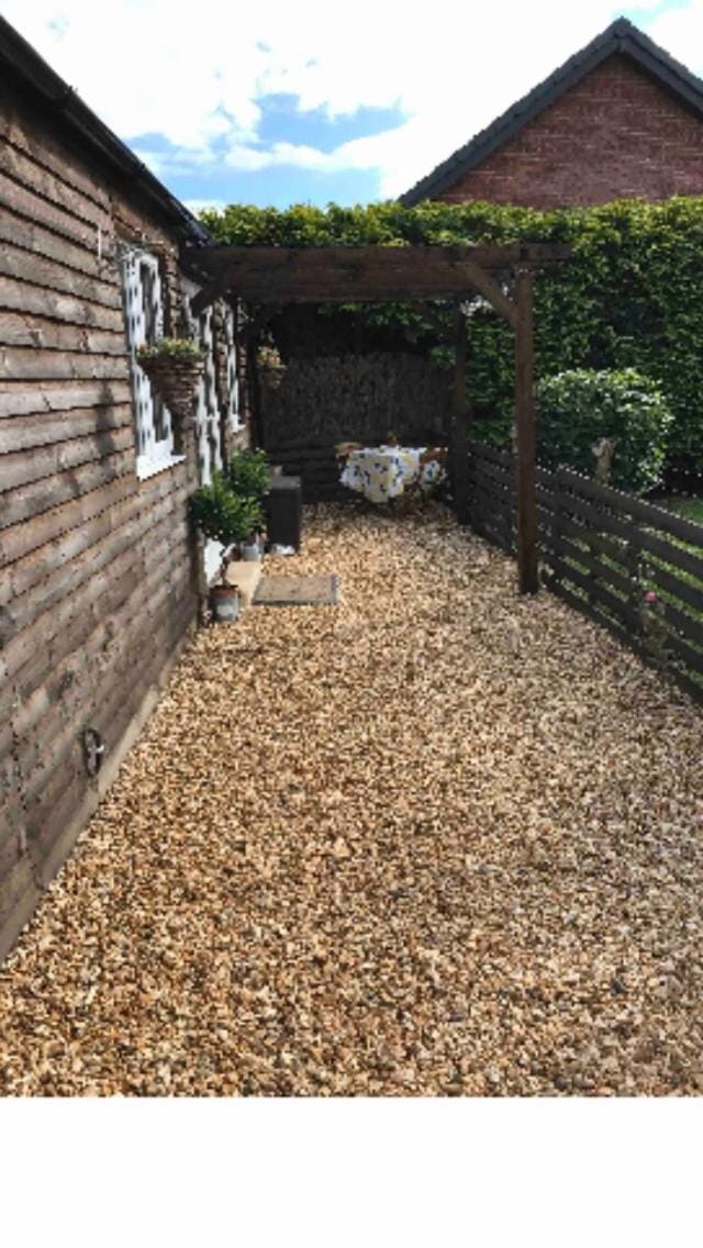 Hillview Lodge Apartment in Rowde