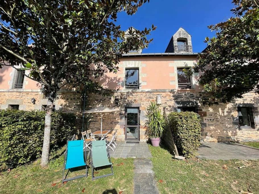 Property building, Patio, Garden