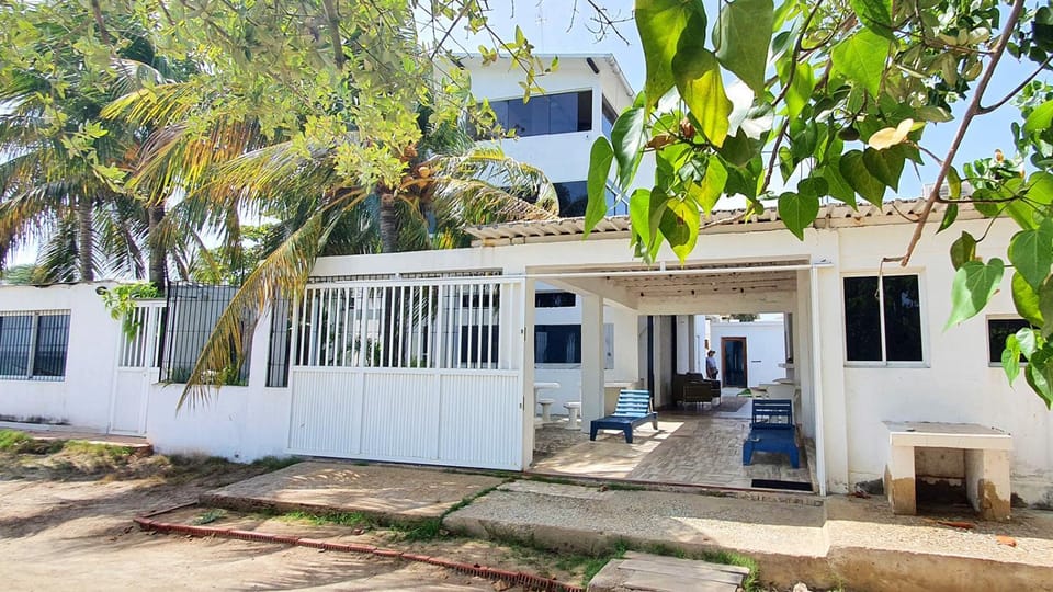 Property building, Patio, Facade/entrance