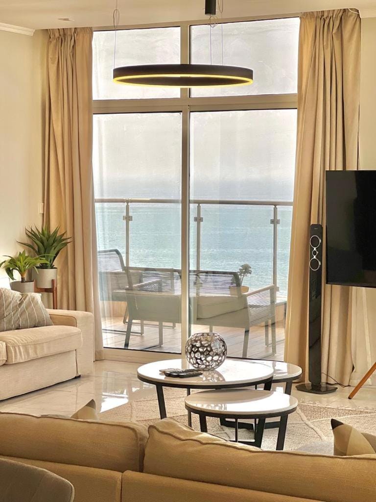 شقة فاخرة vip مطلة على البحر برج المسارات Apartment in Jeddah