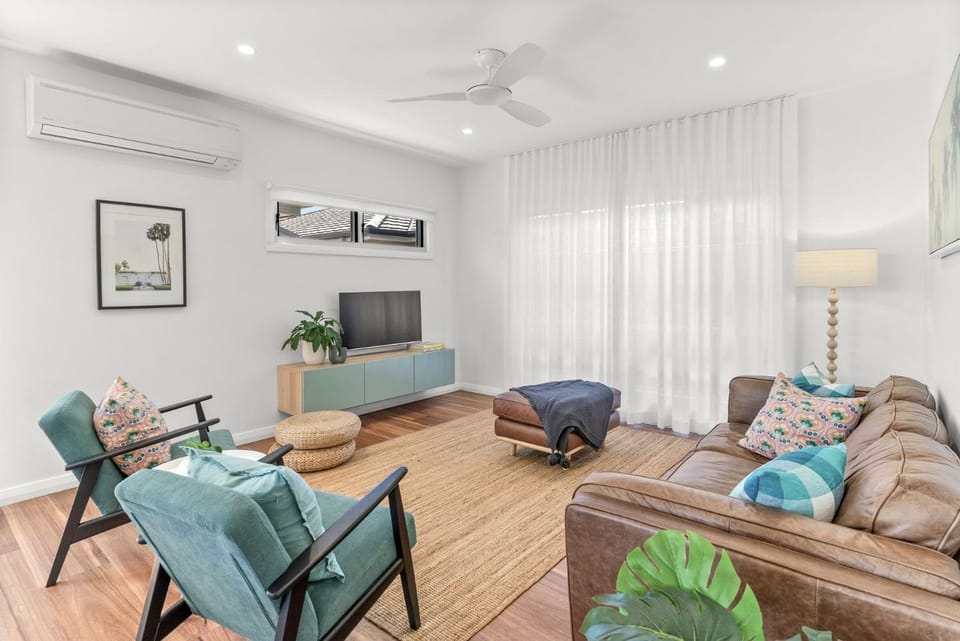 TV and multimedia, Living room, air conditioner