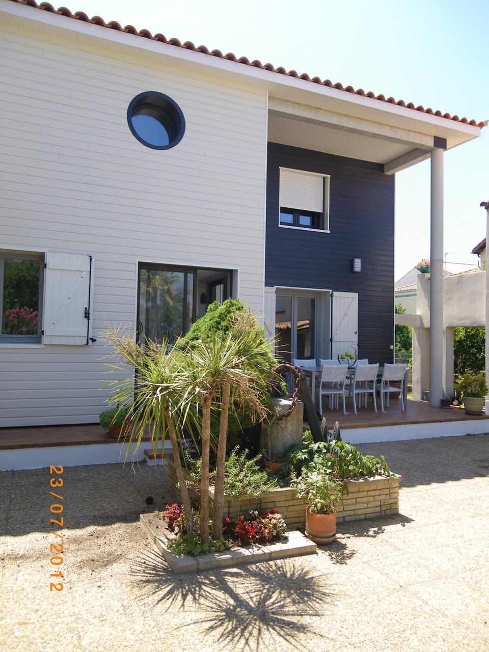 Facade/entrance