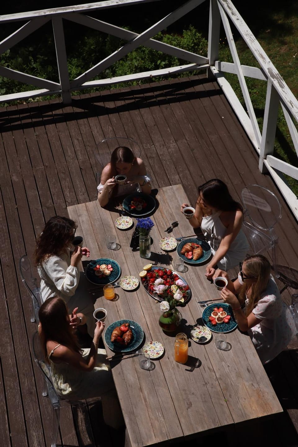 Balcony/Terrace, group of guests