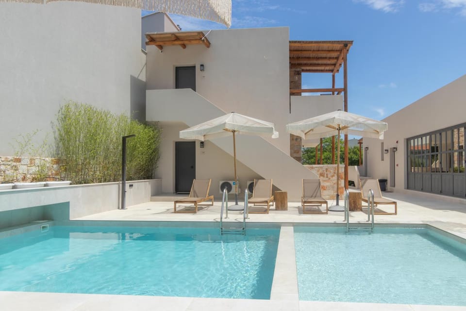 Property building, Swimming pool