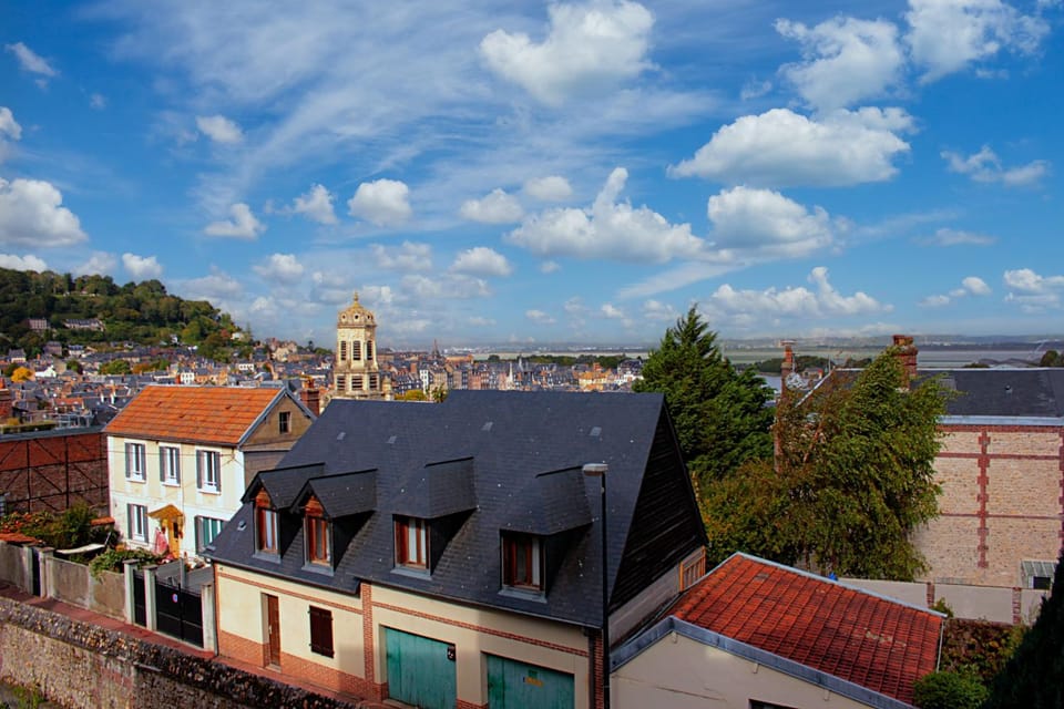 View (from property/room), City view