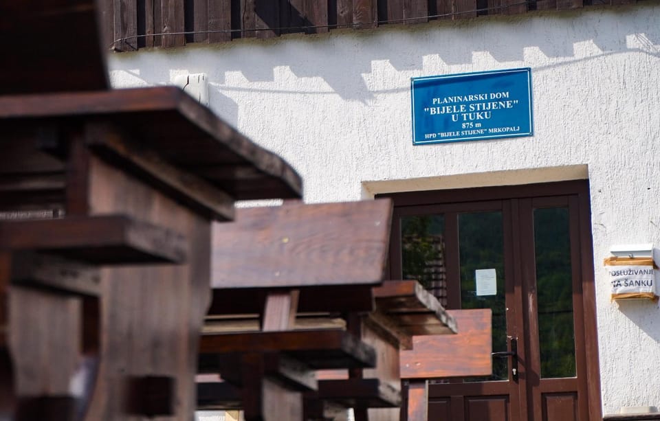 Planinarski dom ''Bijele stijene'' Mountain lodge Hostel in Primorje-Gorski Kotar County