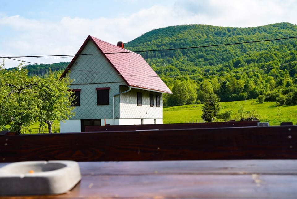 Planinarski dom ''Bijele stijene'' Mountain lodge Hostel in Primorje-Gorski Kotar County