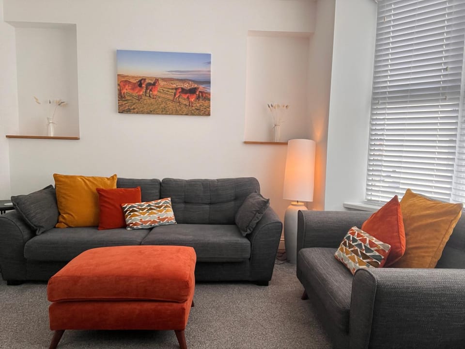 Saltwater Pearl-Holiday Let in central Ilfracombe Flexible sleeping for up to 8 House in Ilfracombe