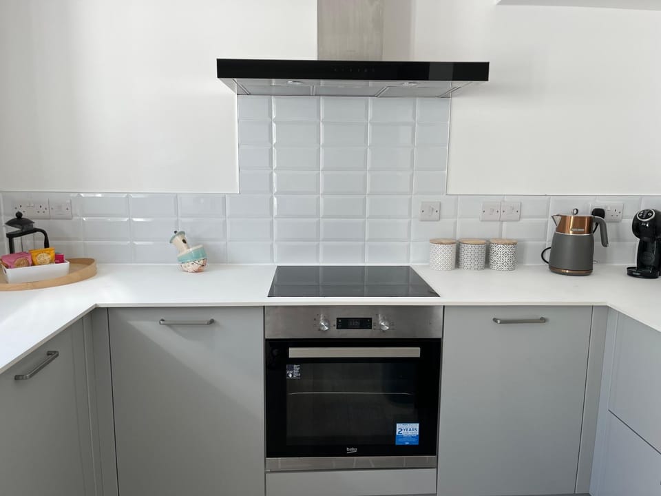 Saltwater Pearl-Holiday Let in central Ilfracombe Flexible sleeping for up to 8 House in Ilfracombe