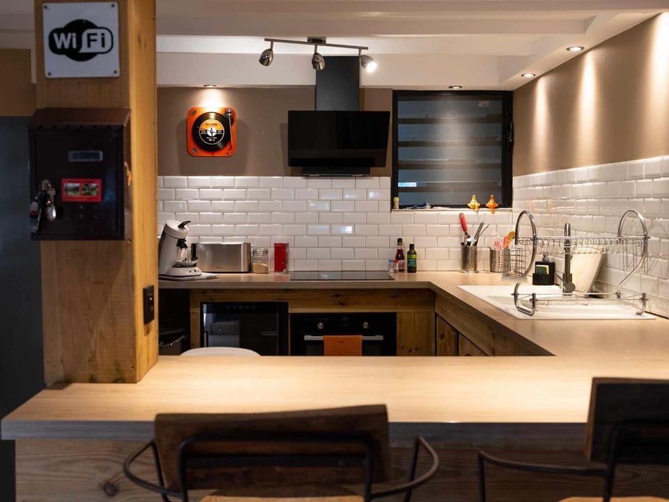 Coffee/tea facilities, Kitchen or kitchenette, Dining area, pet friendly, stove, toaster