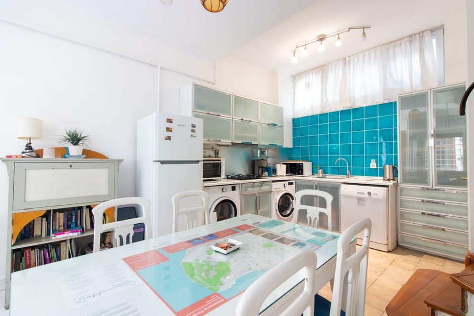 Kitchen or kitchenette, Dining area, dishwasher, microwave, oven, stove, washing machine, dryer