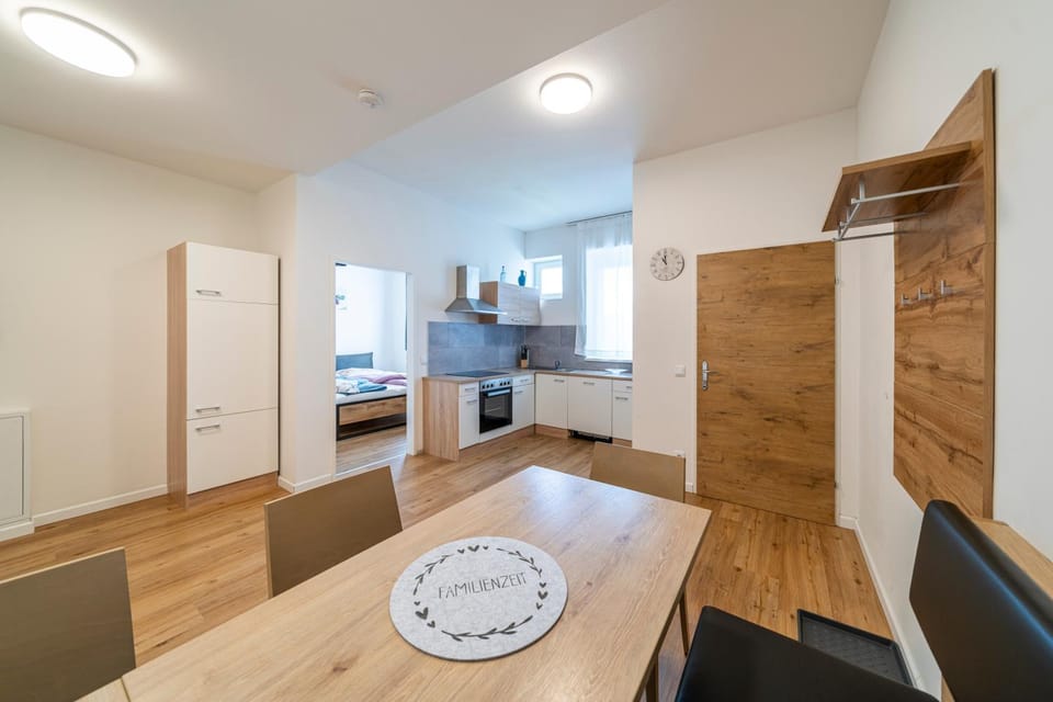 Dining area, kitchen