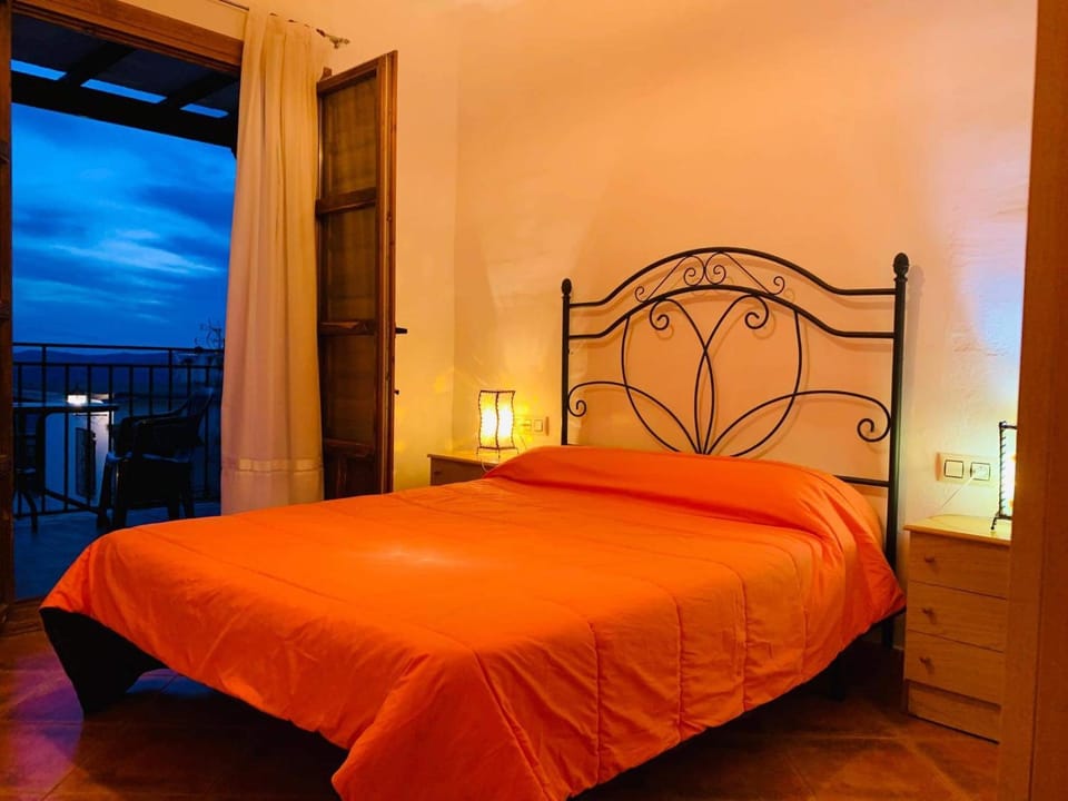 Bed, Bedroom, Sunrise