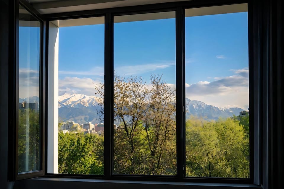 Neighbourhood, View (from property/room), Living room, City view