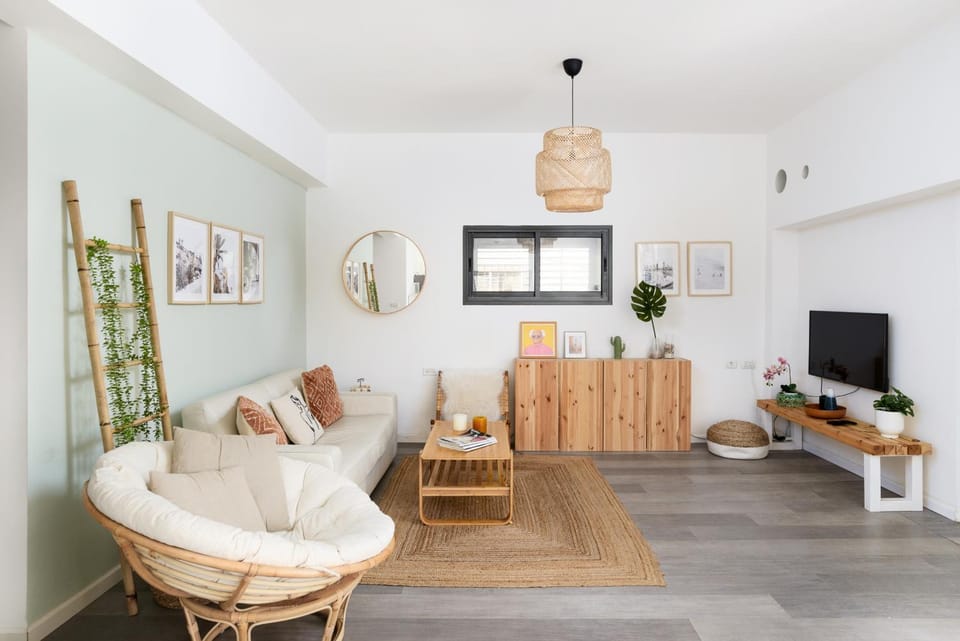 Communal lounge/ TV room, Living room