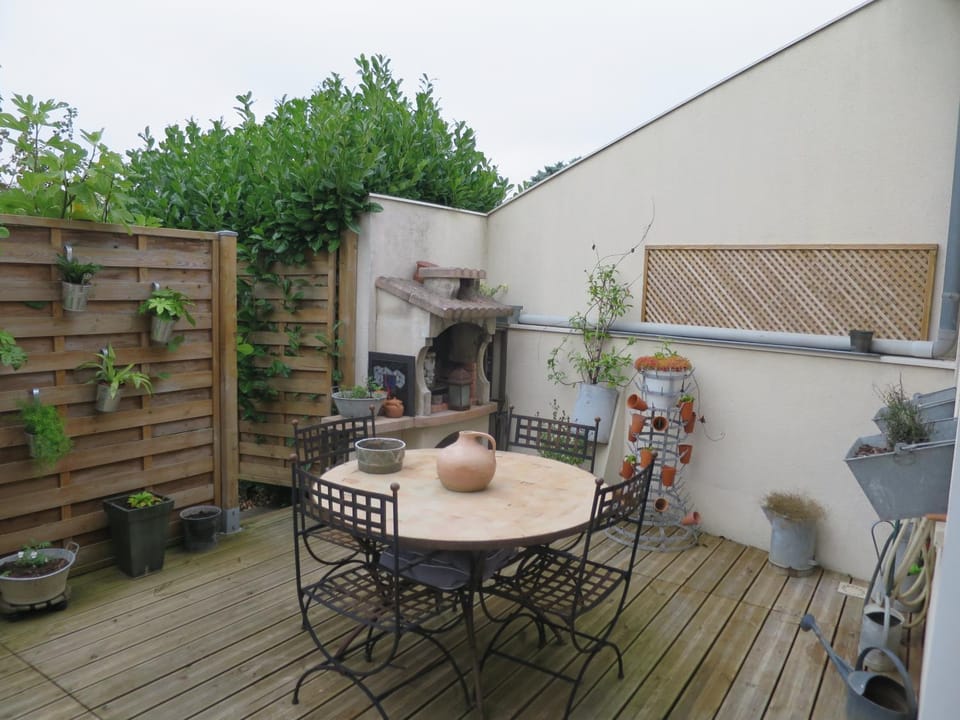 Patio, BBQ facilities