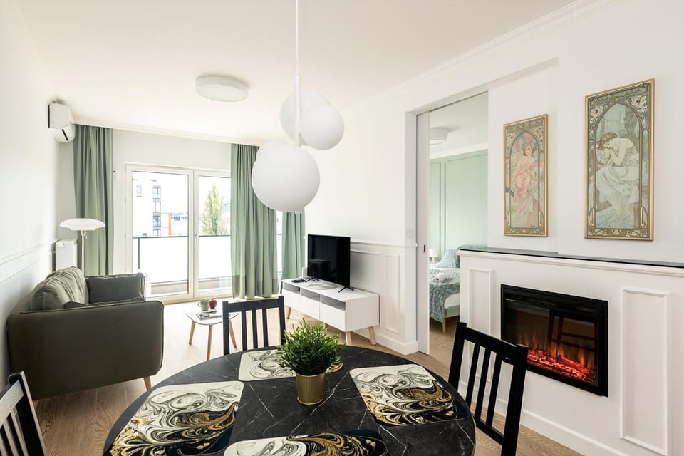 TV and multimedia, Living room, Seating area, Dining area, flat iron