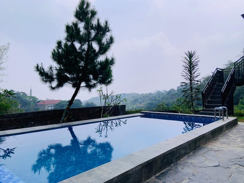 Villa Kay Mountain Villa in Cisarua