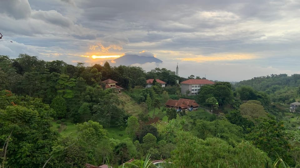 Villa Kay Mountain Villa in Cisarua