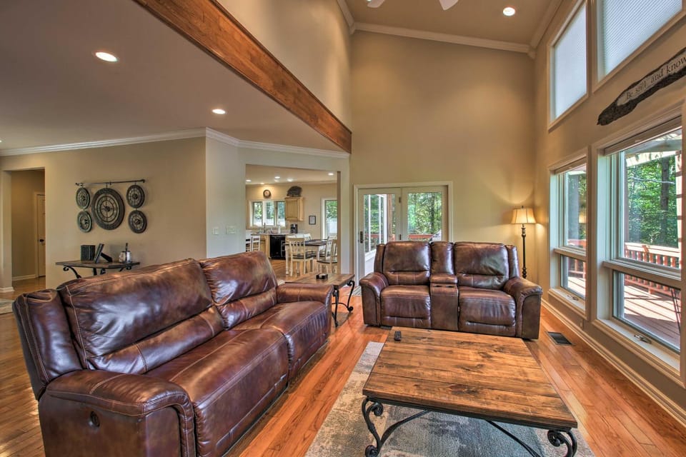 Dock and Kayaks Lakefront Hot Springs Home House in Fenter Township