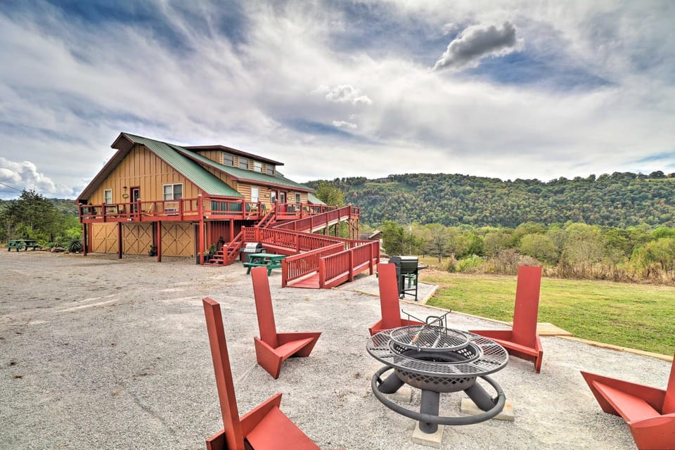 Mountain View Escape - 1 Mile to White River! Apartment in Arkansas