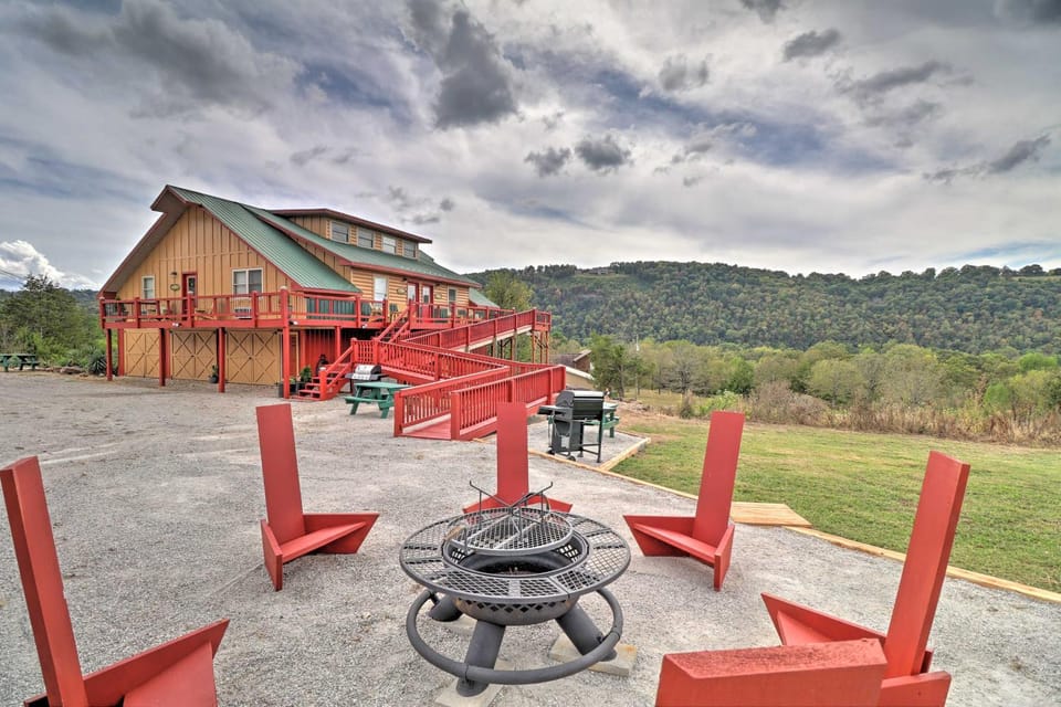 Updated Mtn View Studio w/ Loft - Near River! Apartment in Arkansas