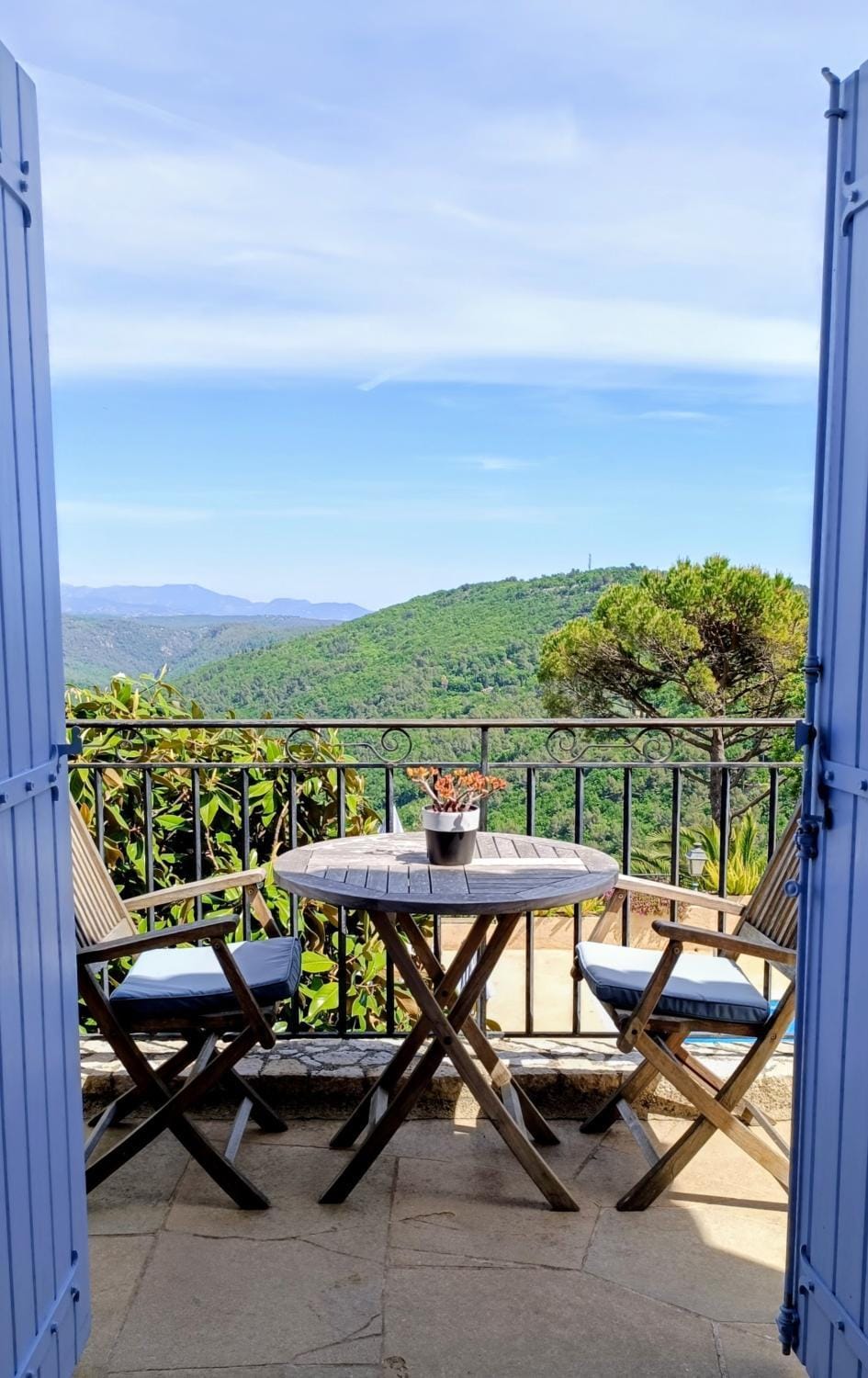 View (from property/room), Garden view, Landmark view, Mountain view