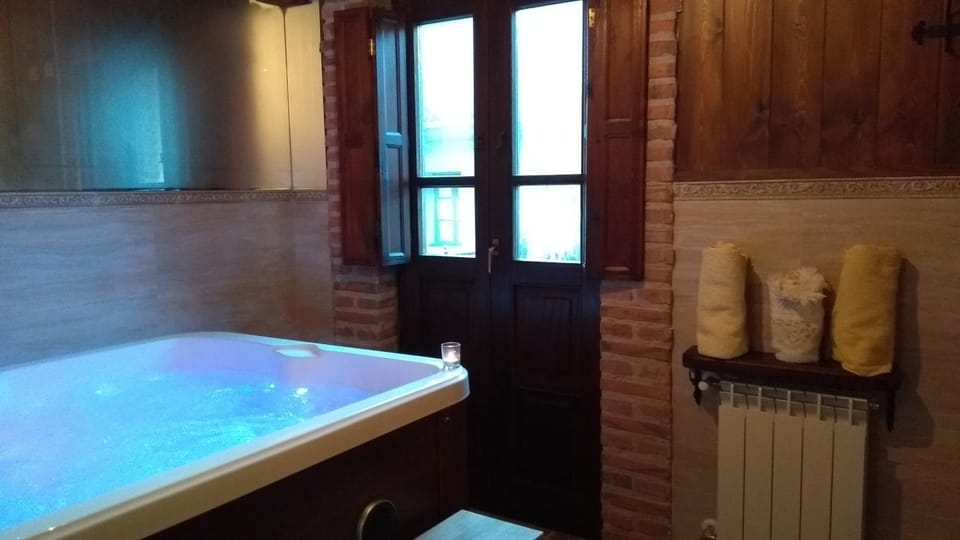 Natural landscape, Hot Tub, Balcony/Terrace, Spa and wellness centre/facilities, Street view