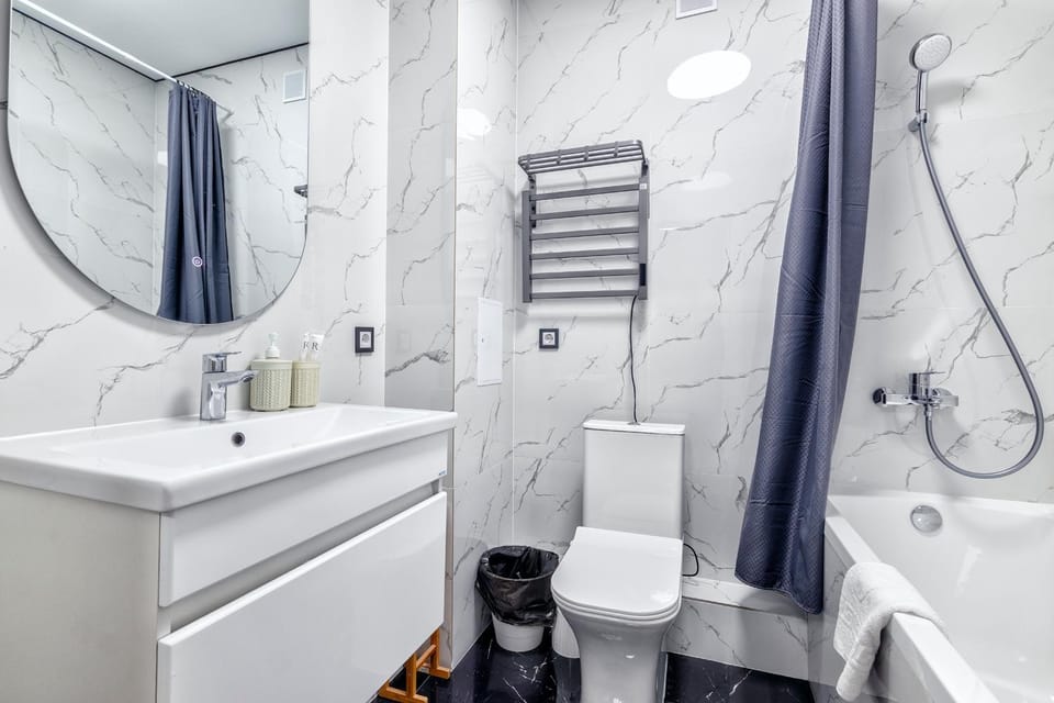 Shower, Bath