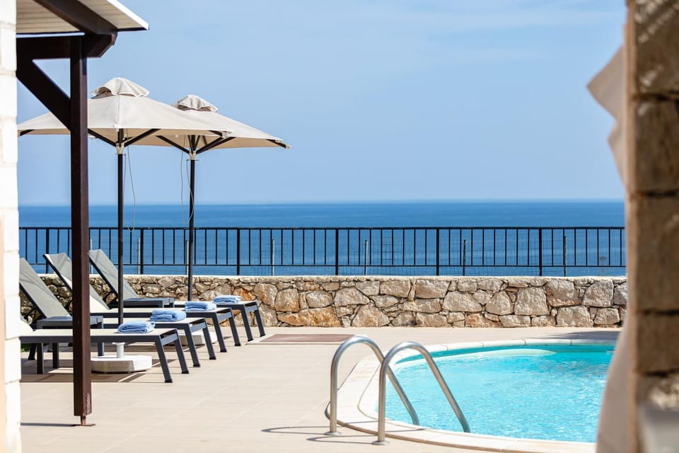 Balcony/Terrace, Pool view, Sea view, Swimming pool, Swimming pool