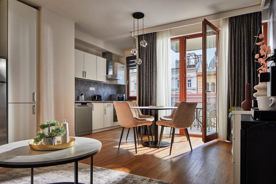 Balcony/Terrace, Kitchen or kitchenette, Living room, Dining area, kitchen