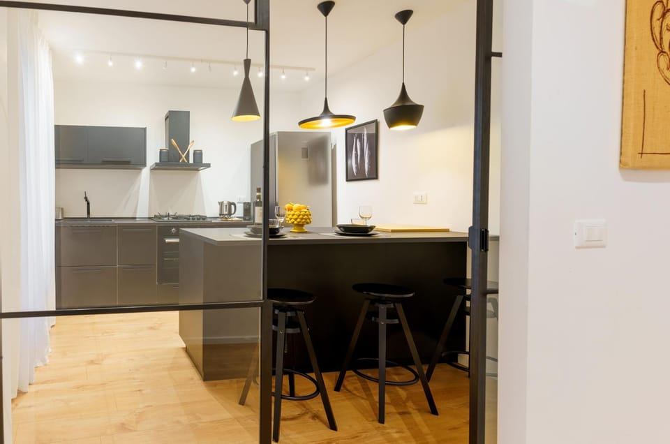 Kitchen or kitchenette, Dining area, stove