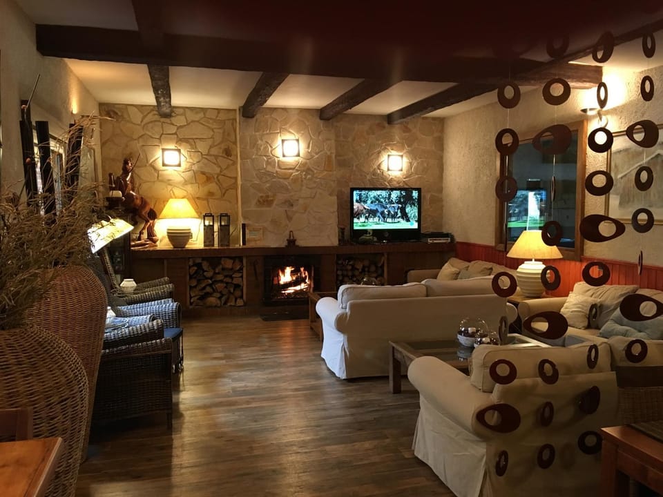 Communal lounge/ TV room