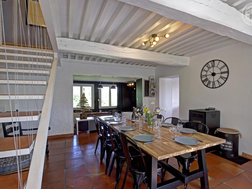 Maison de vacances spacieuse avec jardin et animaux admis - FR-1-496-247 House in Auvergne-Rhône-Alpes