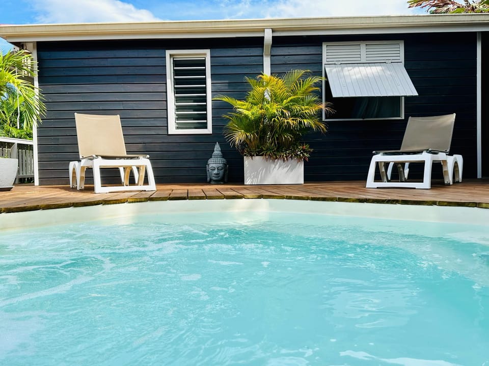 Hot Tub, Swimming pool