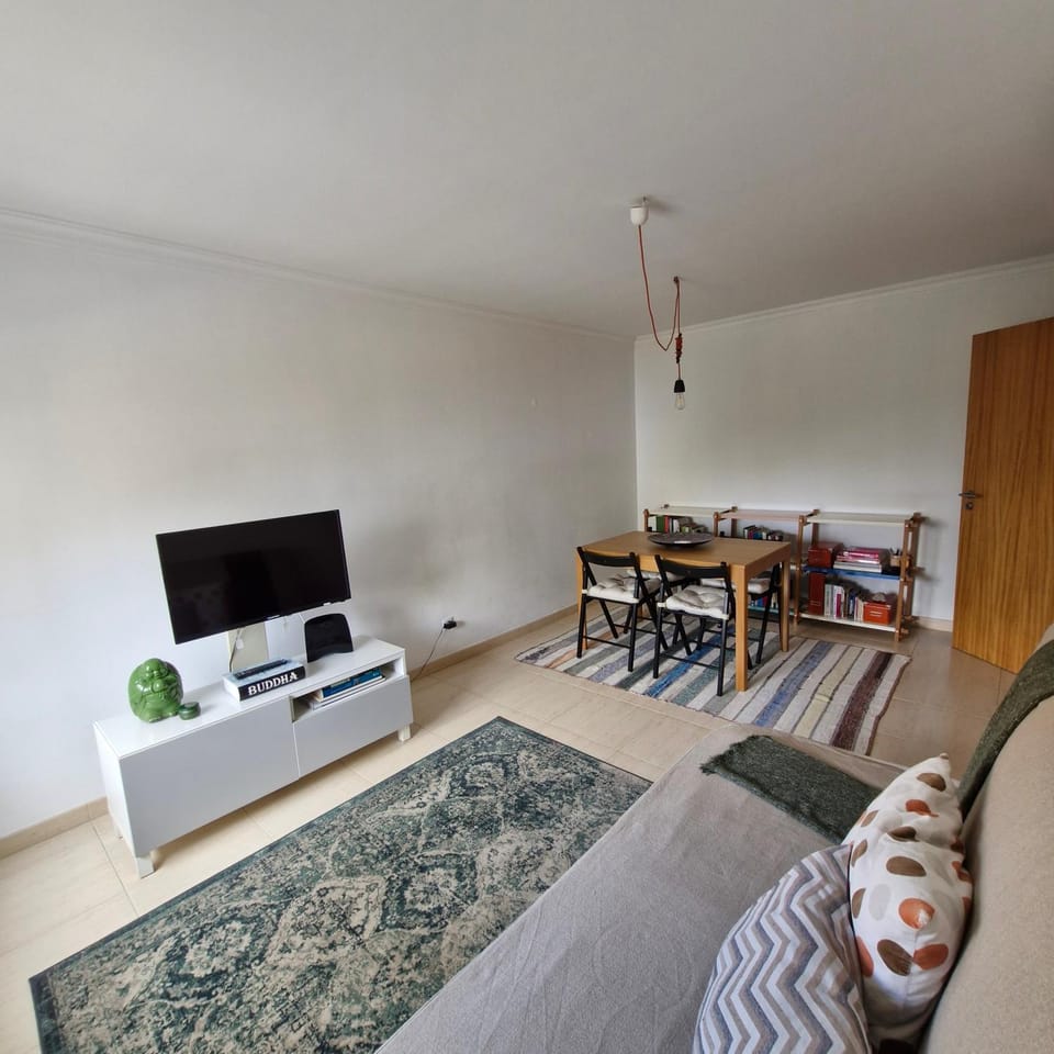 Communal lounge/ TV room, Living room, Dining area