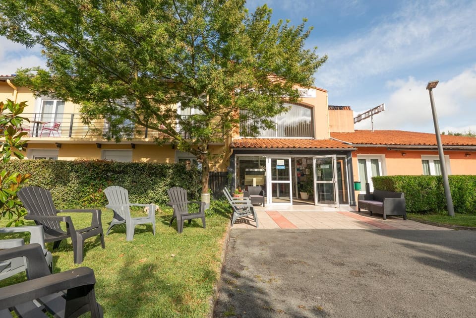Garden view, Parking