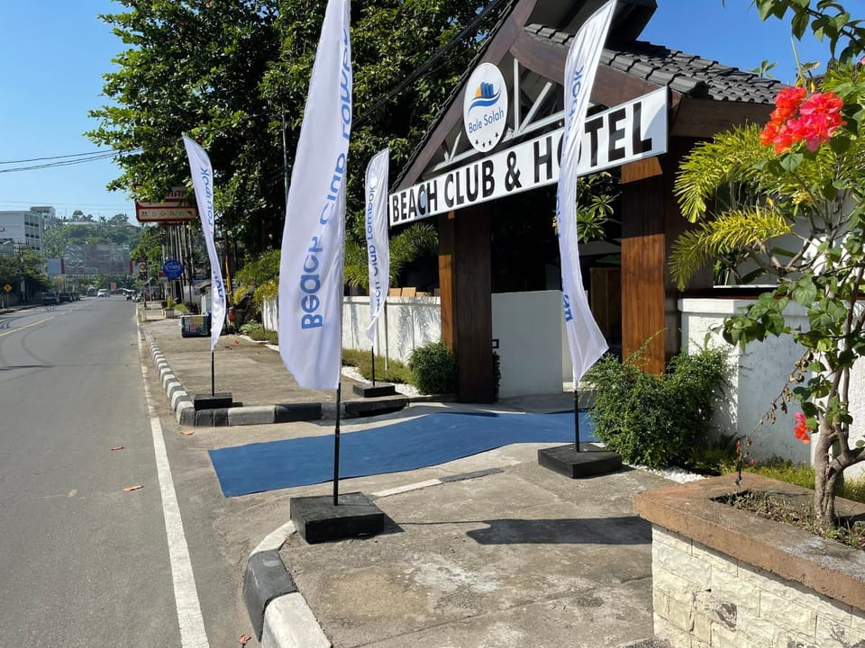 Facade/entrance, Property logo or sign
