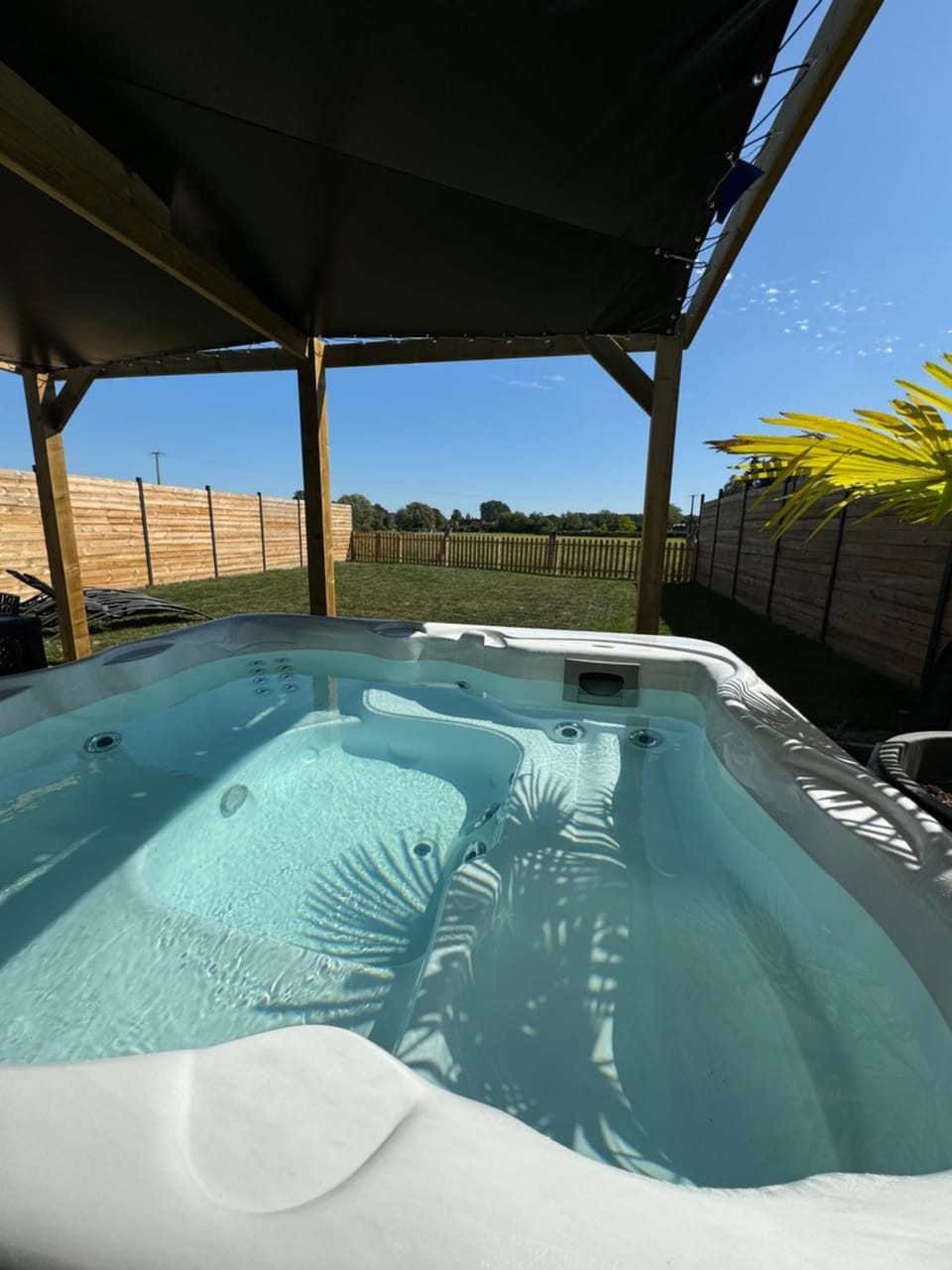 Natural landscape, Hot Tub, Spa and wellness centre/facilities