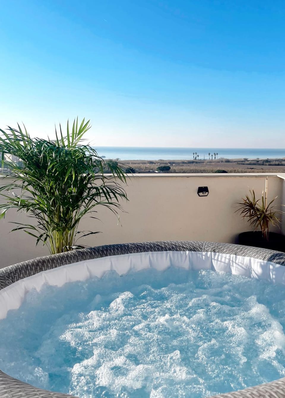 Hot Tub, Time of day