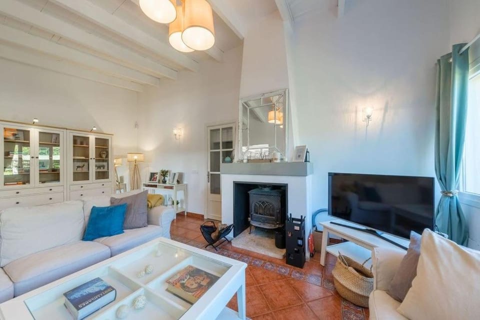 Communal lounge/ TV room, TV and multimedia, Living room, Seating area