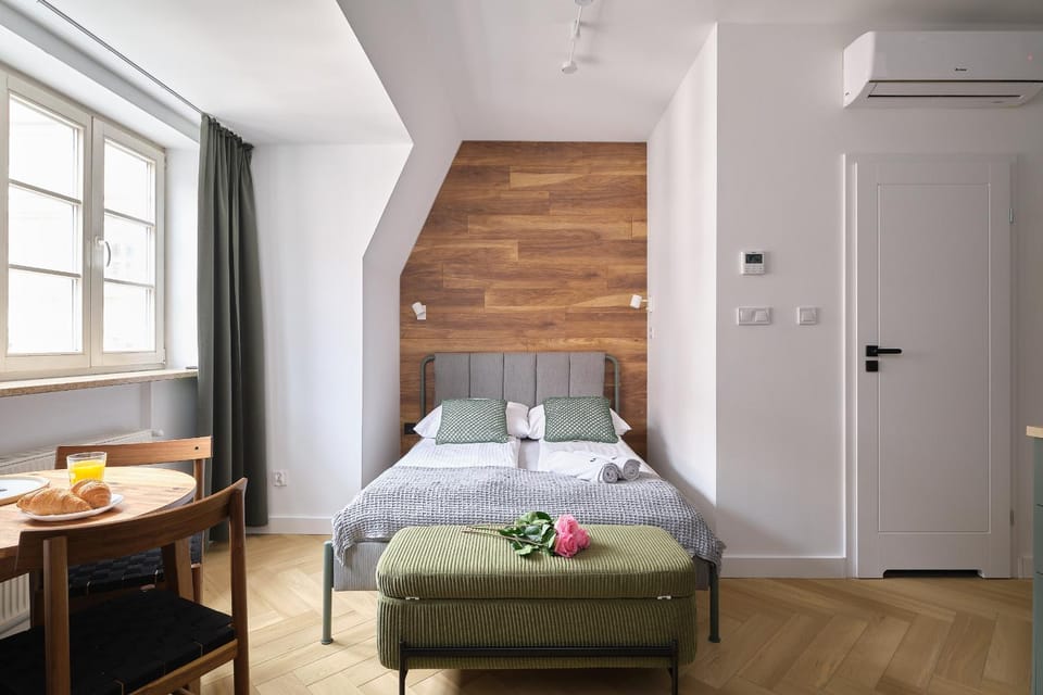 Living room, Bedroom