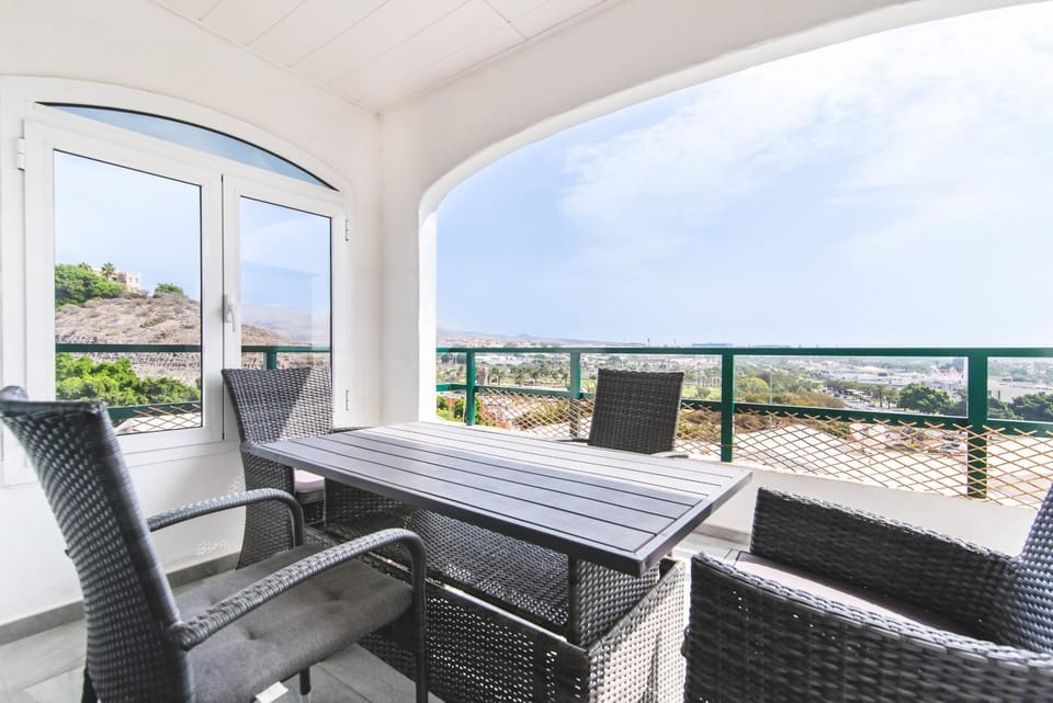 Property building, Balcony/Terrace