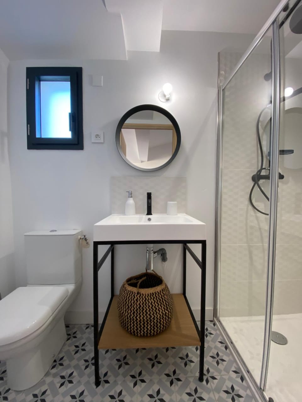 Shower, Toilet, Bathroom
