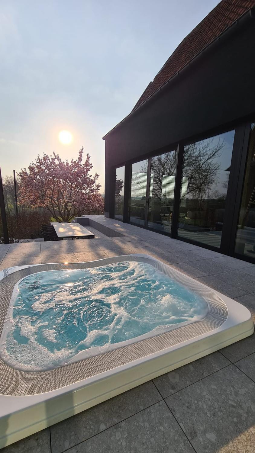Natural landscape, Hot Tub, Spa and wellness centre/facilities, Sunset