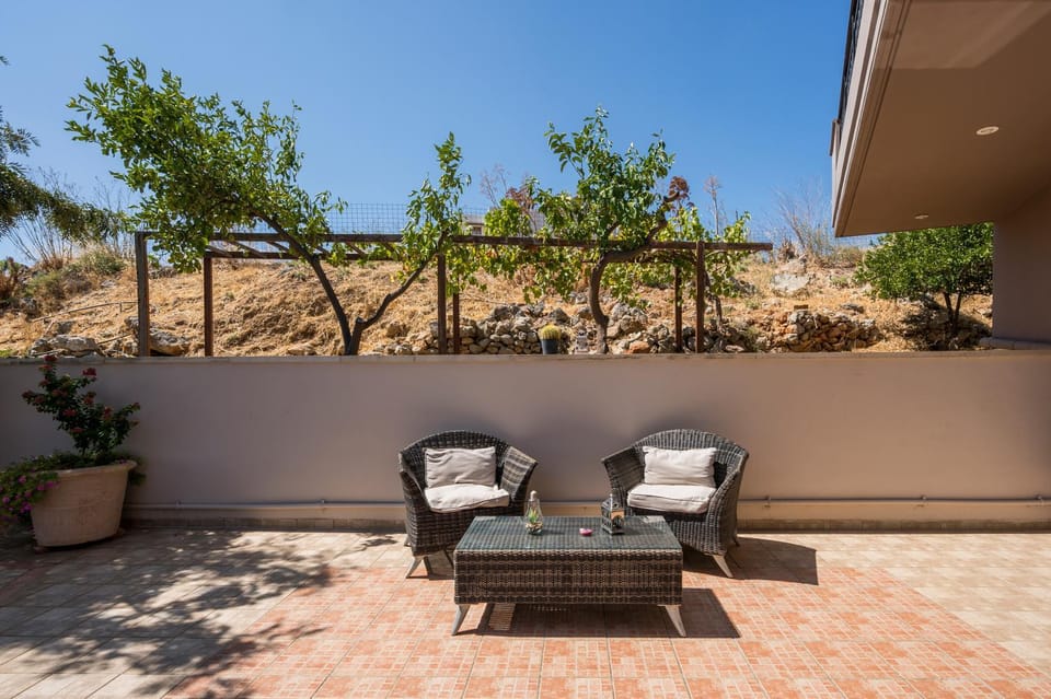 Balcony/Terrace, Garden view