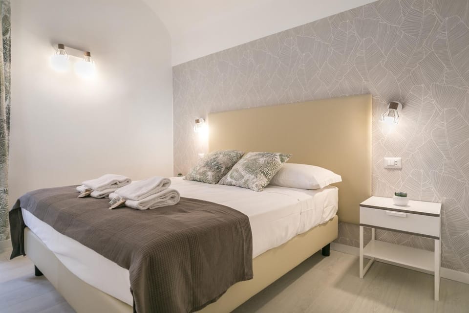White Candia Guesthouse Bed and Breakfast in Rome